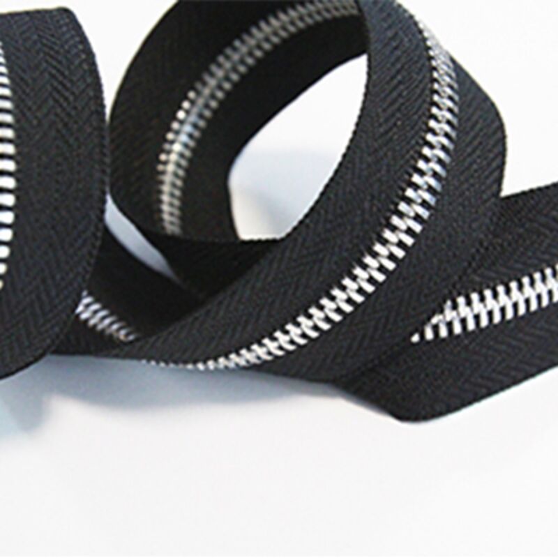 Молнии для пошива одежды